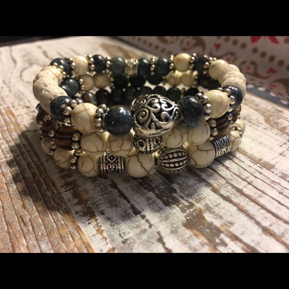 Howlite Essential Oil Diffuser Bracelet - Picture 4 of 8